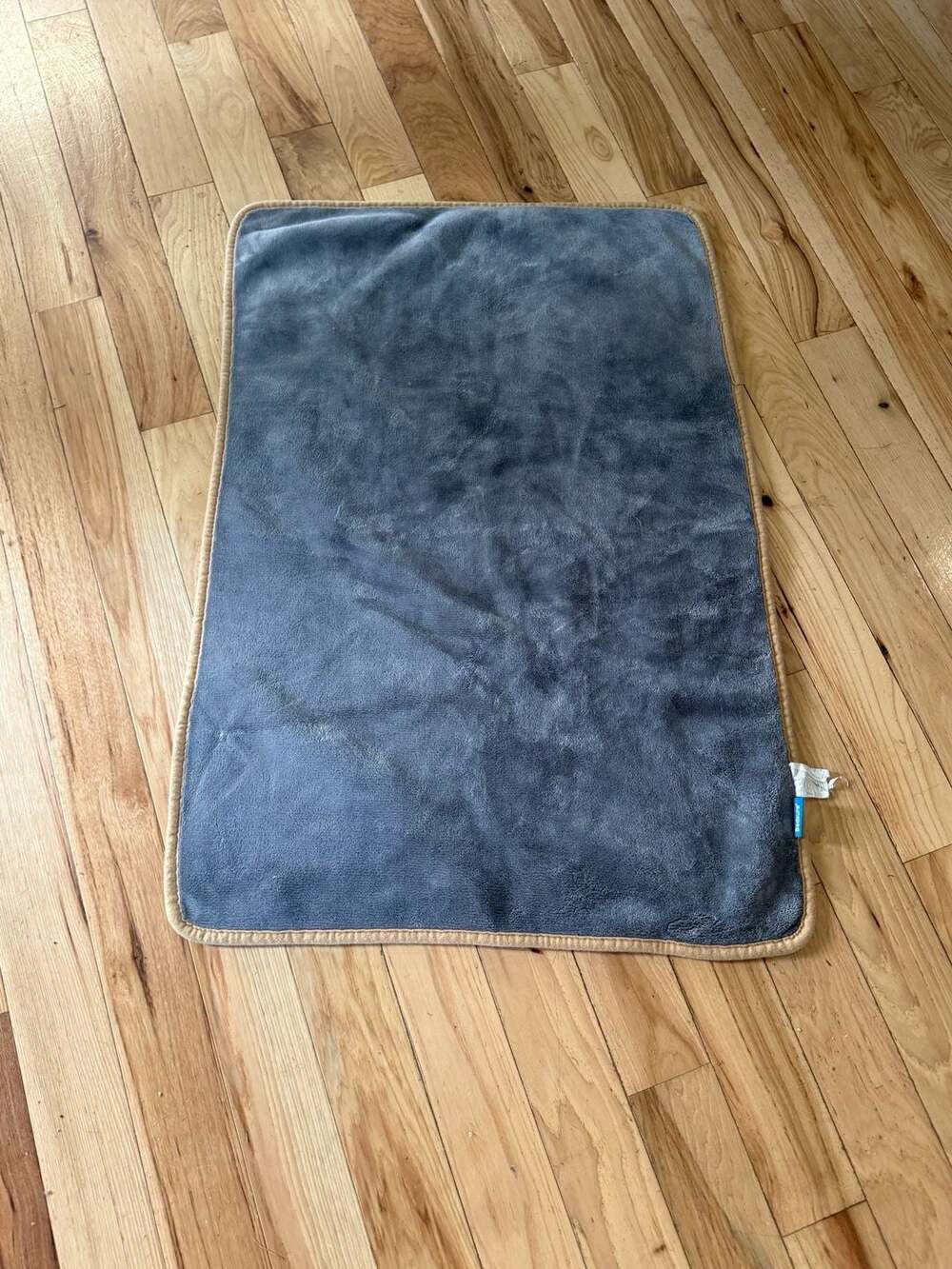 Bedsure Waterproof Dog Blanket Reversible Sherpa Fleece Throw